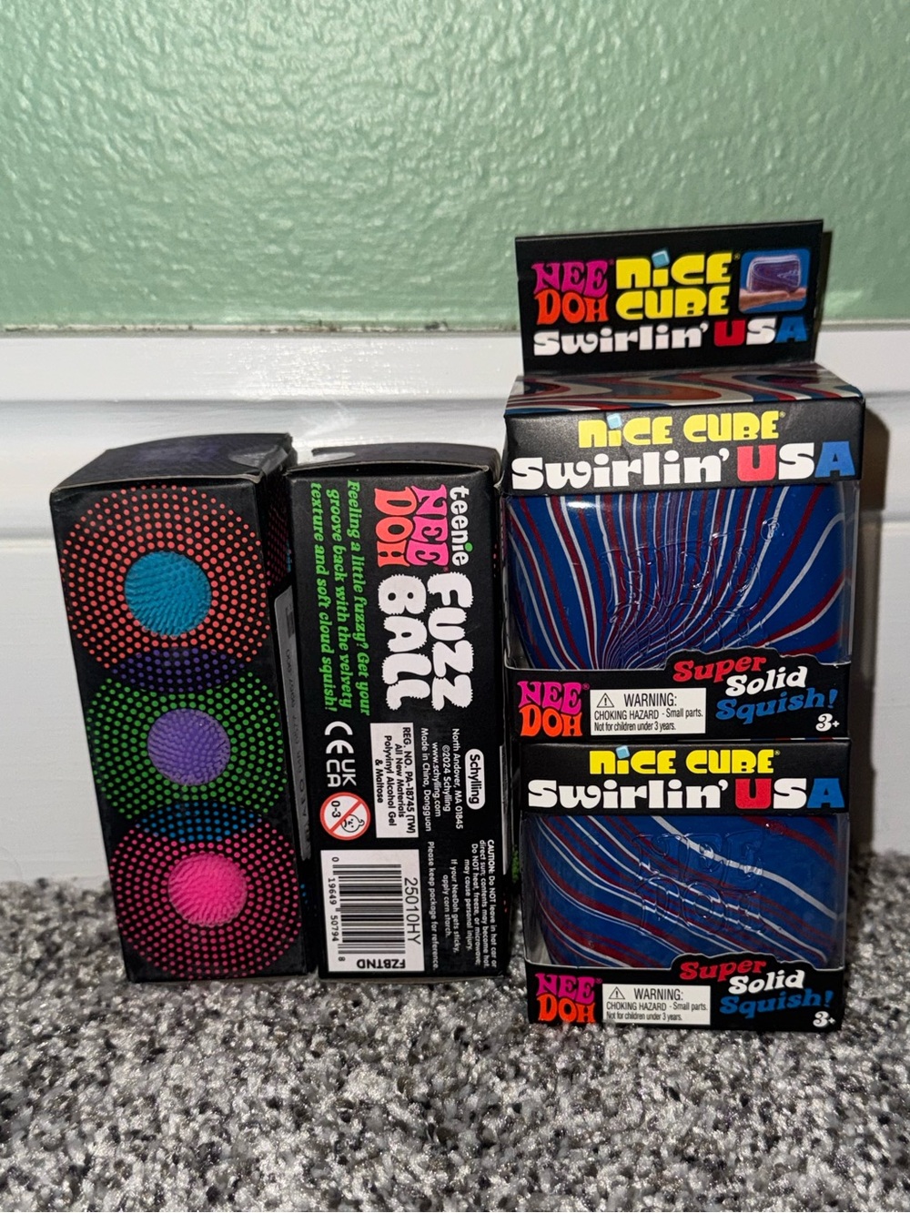 Nee Doh Swirlin USA Nice Cubes ( 2) & Needoh Teenie Fuzz balls (2) Lot/bundle